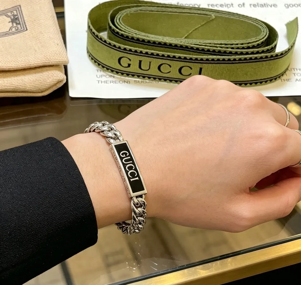 Gucci Silver Black Chunky Curb Chain Enamel Plaque Bracelet 8