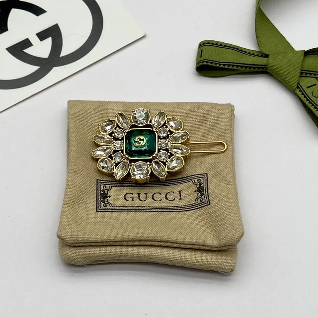 Broche Gucci Prata e Dourado Floral Cristal Cluster Interlocking G Centerpiece 4