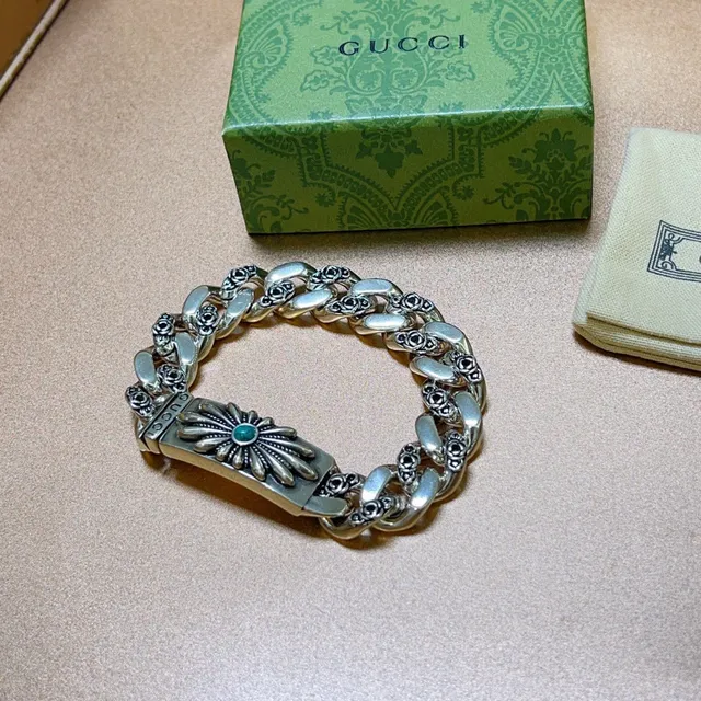Gucci Silver Green Chunky Curb-Link Chain Floral Rose Motifs On Links Bracelet 3