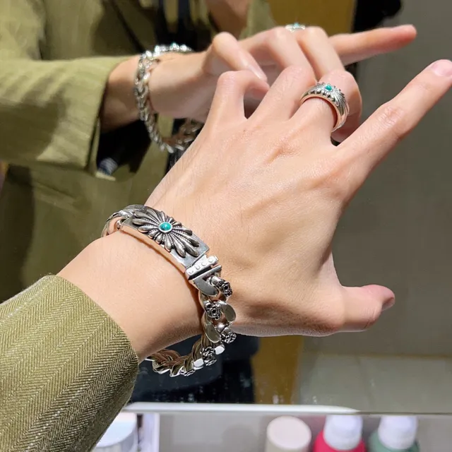 Gucci Silver Green Chunky Curb-Link Chain Floral Rose Motifs On Links Bracelet 5