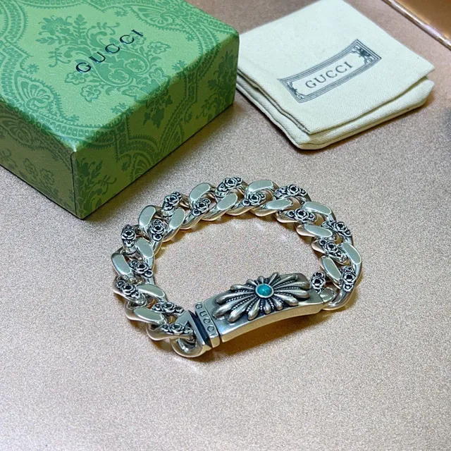 Gucci Silver Green Chunky Curb-Link Chain Floral Rose Motifs On Links Bracelet 8
