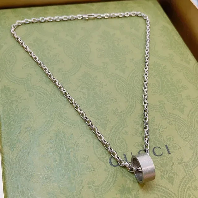 Gucci Silver Interlocking G Motif Chain Cylindrical Ring Pendant Necklace 5