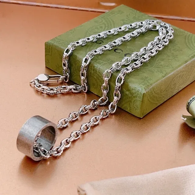 Gucci Silver Interlocking G Motif Chain Cylindrical Ring Pendant Necklace 8