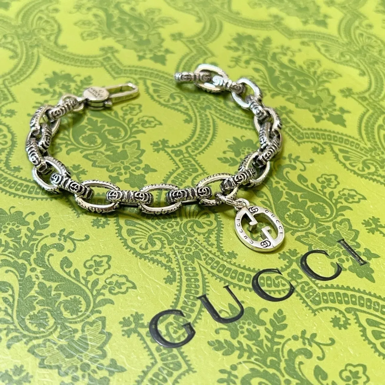 Gucci Silver Ornate Chain Links Interlocking G Pendant Bracelet 4