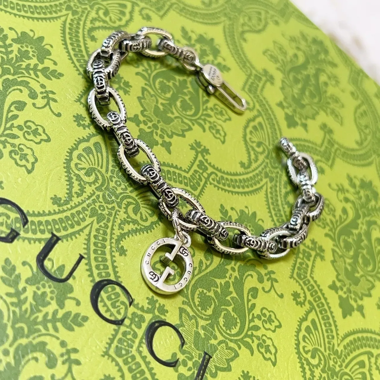 Gucci Silver Ornate Chain Links Interlocking G Pendant Bracelet 6