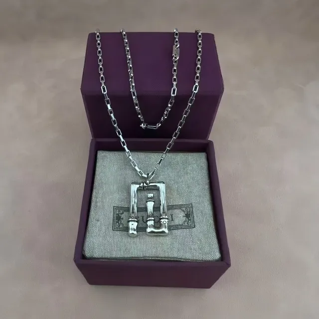 Gucci Silver-Tone Rectangular Pendant Necklace 4
