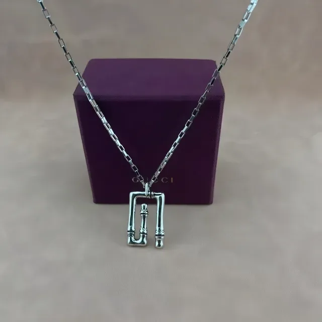 Gucci Silver-Tone Rectangular Pendant Necklace 5