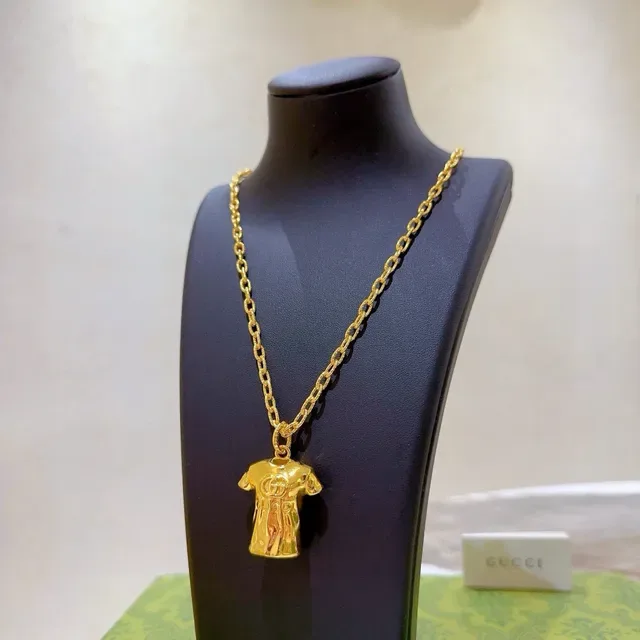 Colar Gucci Pendente T-Shirt Corrente Dourada 8