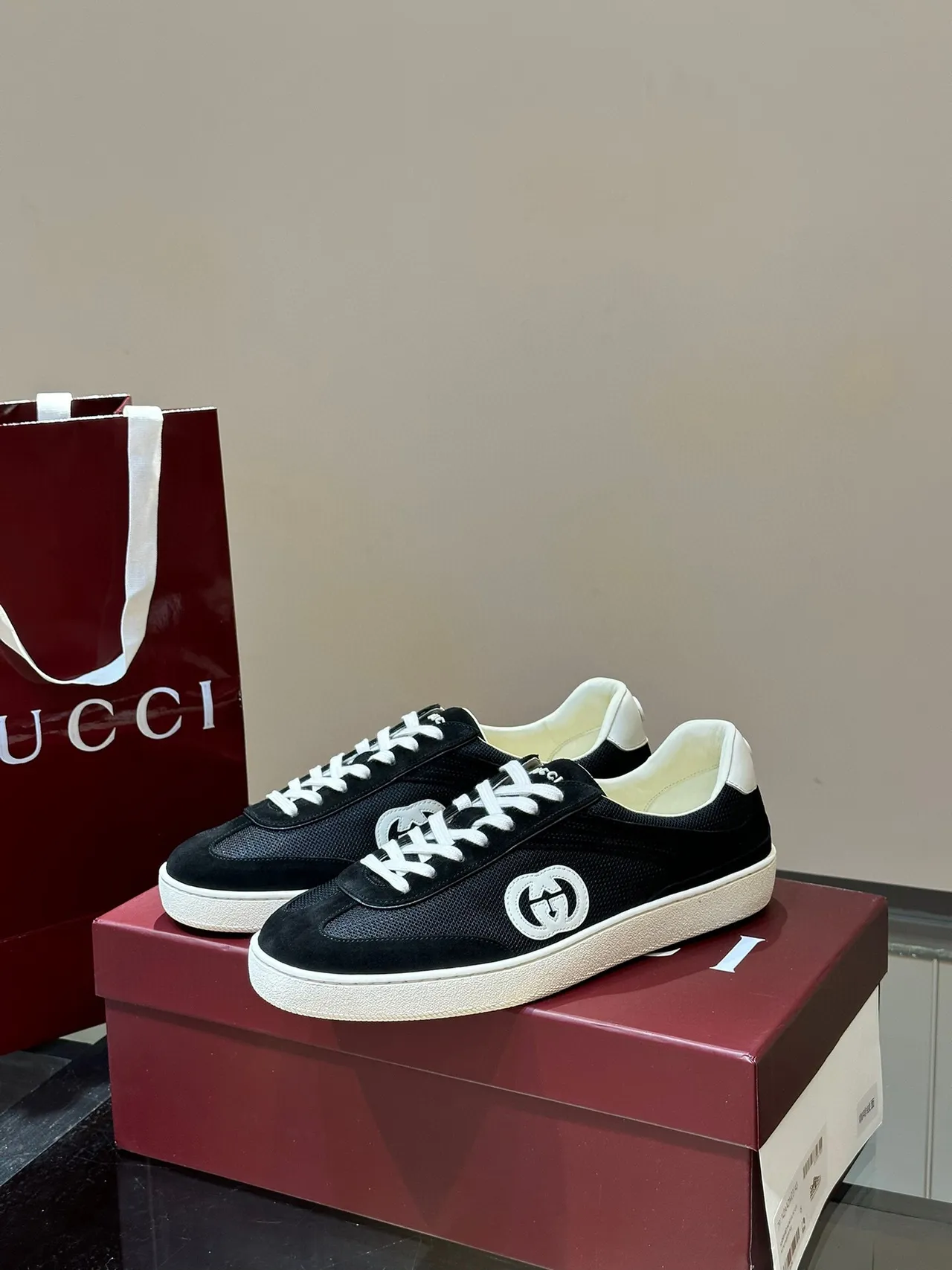 Gucci Tennis 1977 Black and White Lifestyle Sneakers 3