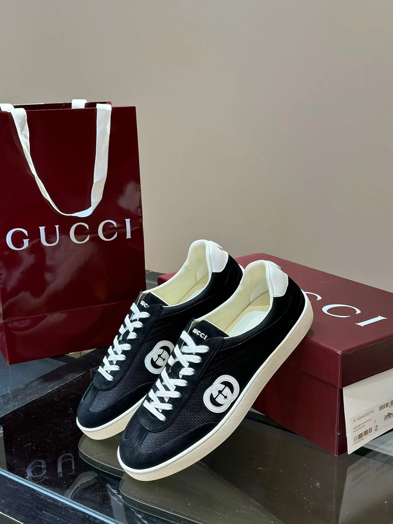 Gucci Tennis 1977 Black and White Lifestyle Sneakers 4
