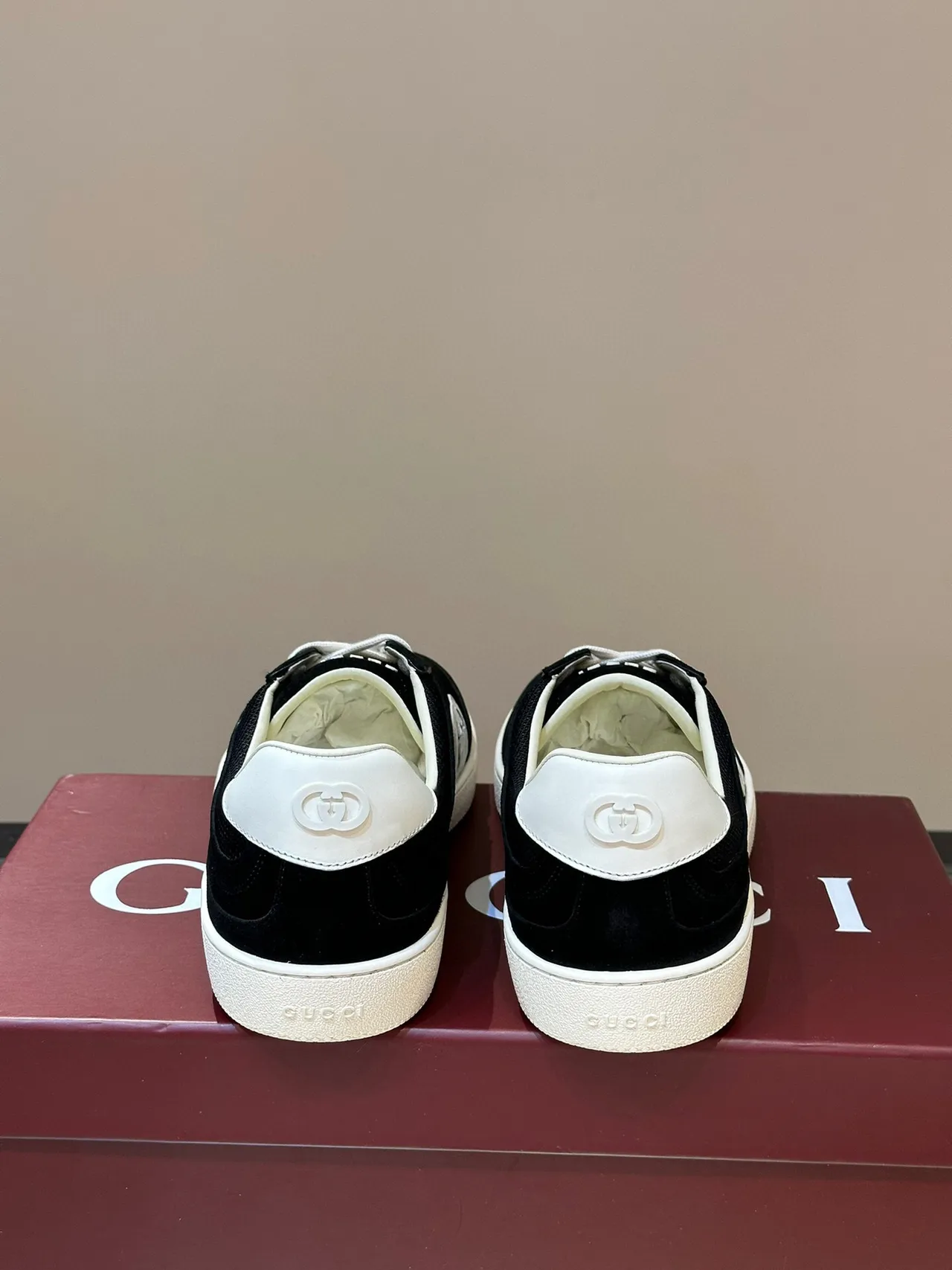 Gucci Tennis 1977 Black and White Lifestyle Sneakers 6