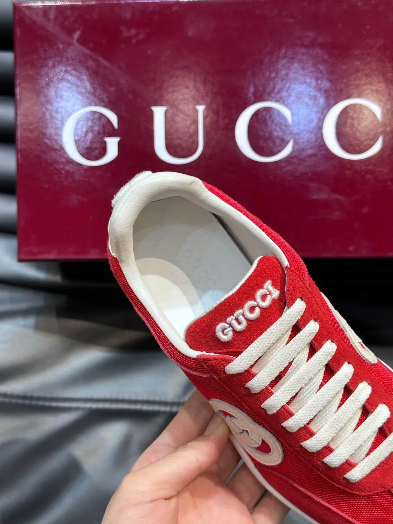 Tênis Gucci Tennis 1977 Vermelho Branco Suede e Mesh com Cadarço Estilo Lifestyle 7
