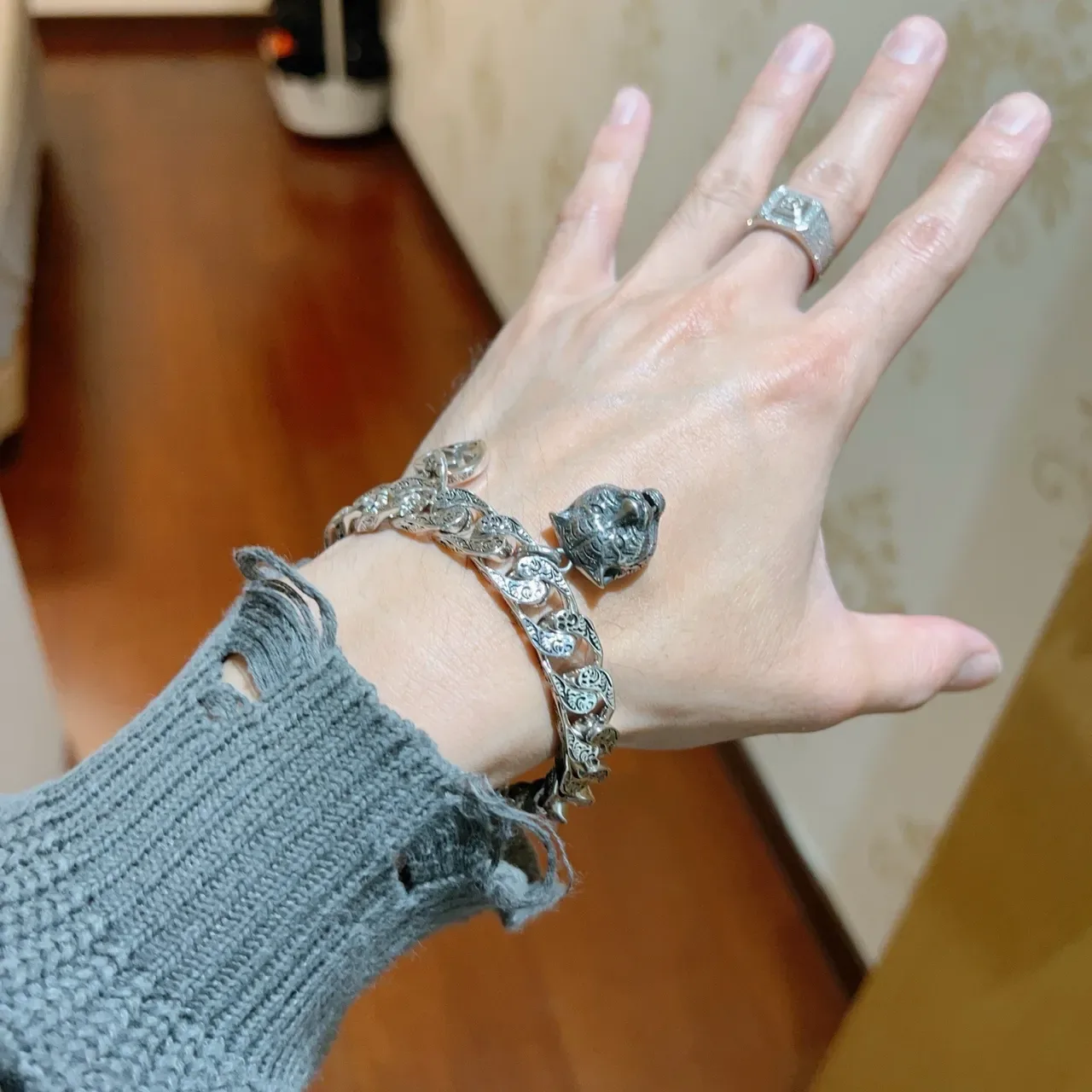 Gucci Tiger and Interlocking G Heart Charm Bracelet 8
