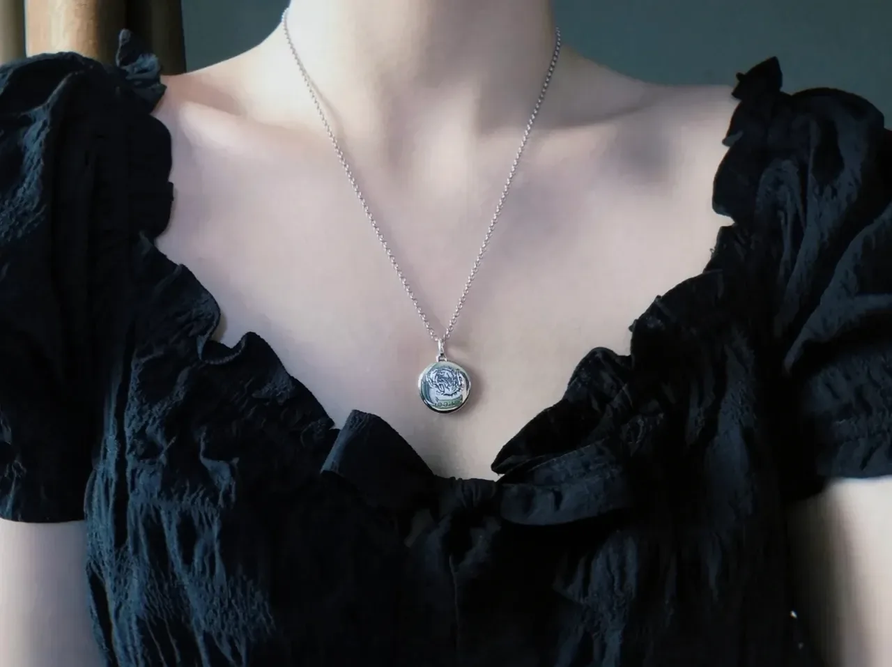 Gucci Tiger Pendant Silver Necklace 8