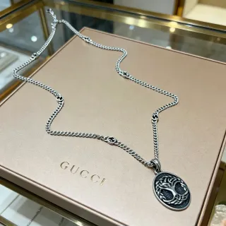 Gucci شجرة الحياة قلادة بيضاوية سلسلة فضية