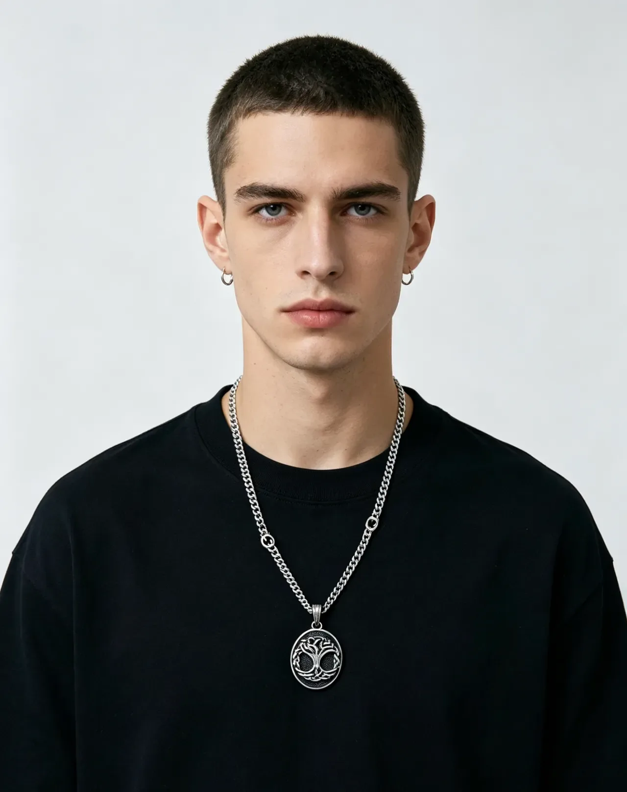 Gucci Tree of Life Oval Pendant Silver Chain Necklace 2