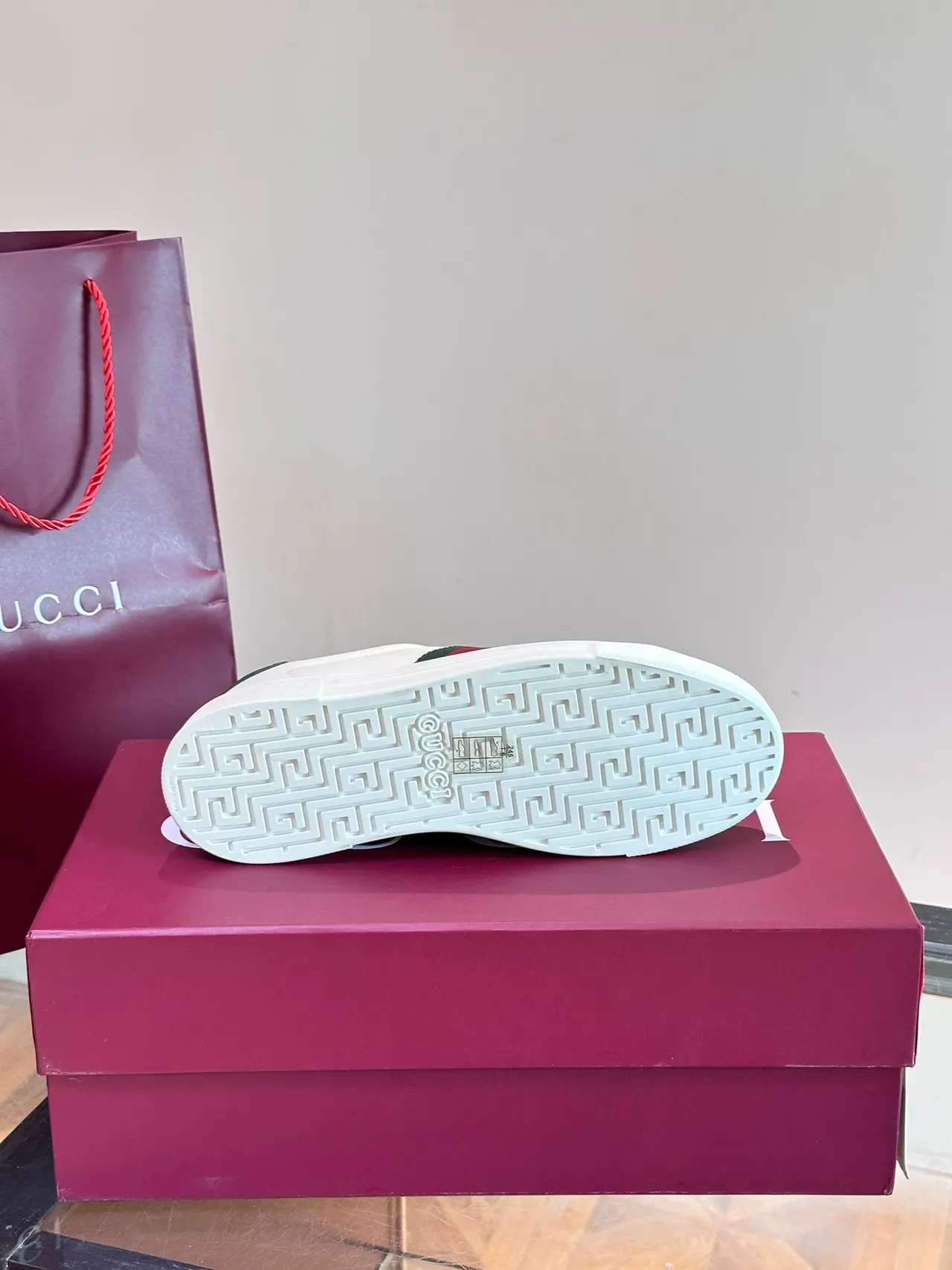Gucci White Green Leather Web Stripe Side Panel Lifestyle Sneakers 2