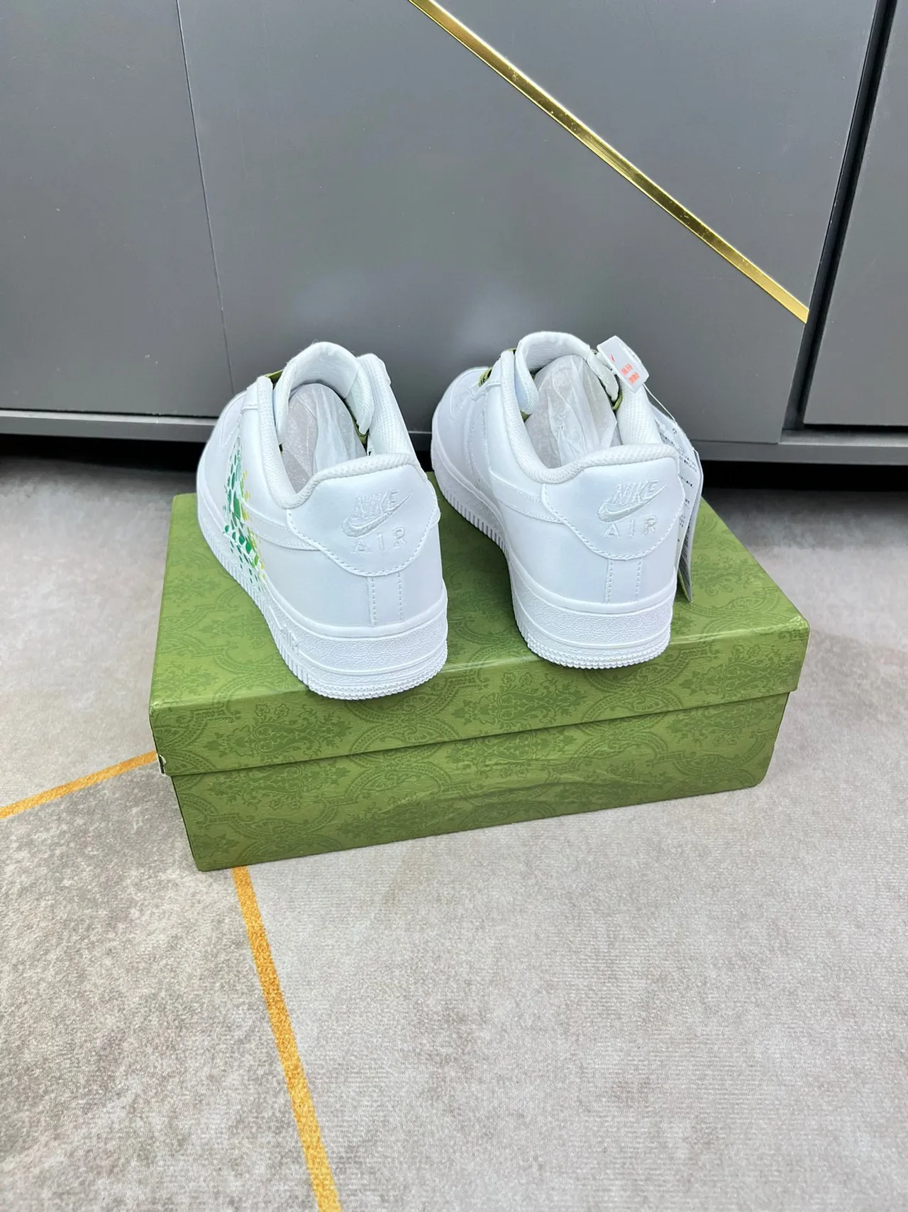 Gucci White Green Perforated Toe Flat Rubber Sole Lifestyle Sneakers 7