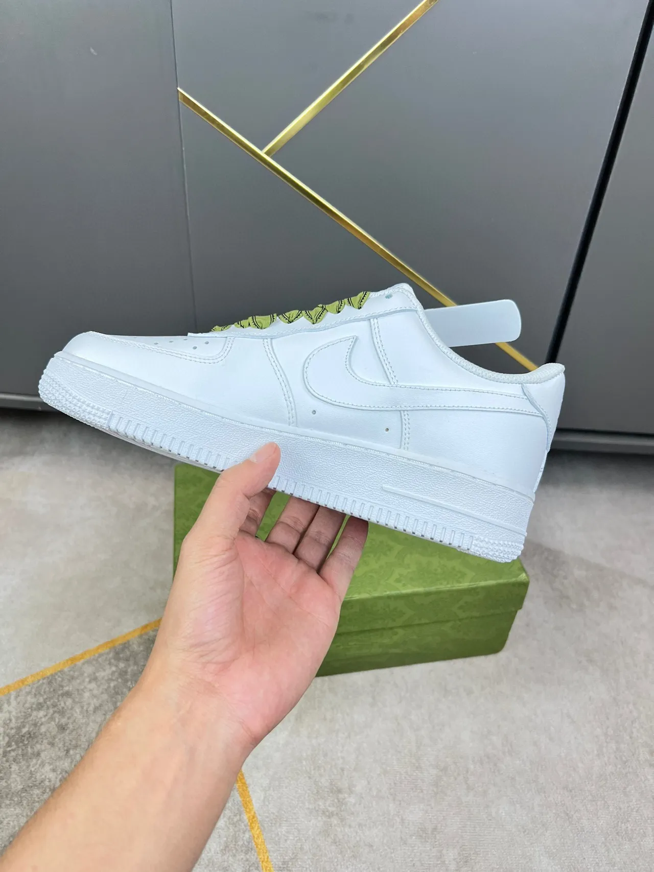 Gucci White Green Perforated Toe Flat Rubber Sole Lifestyle Sneakers 8