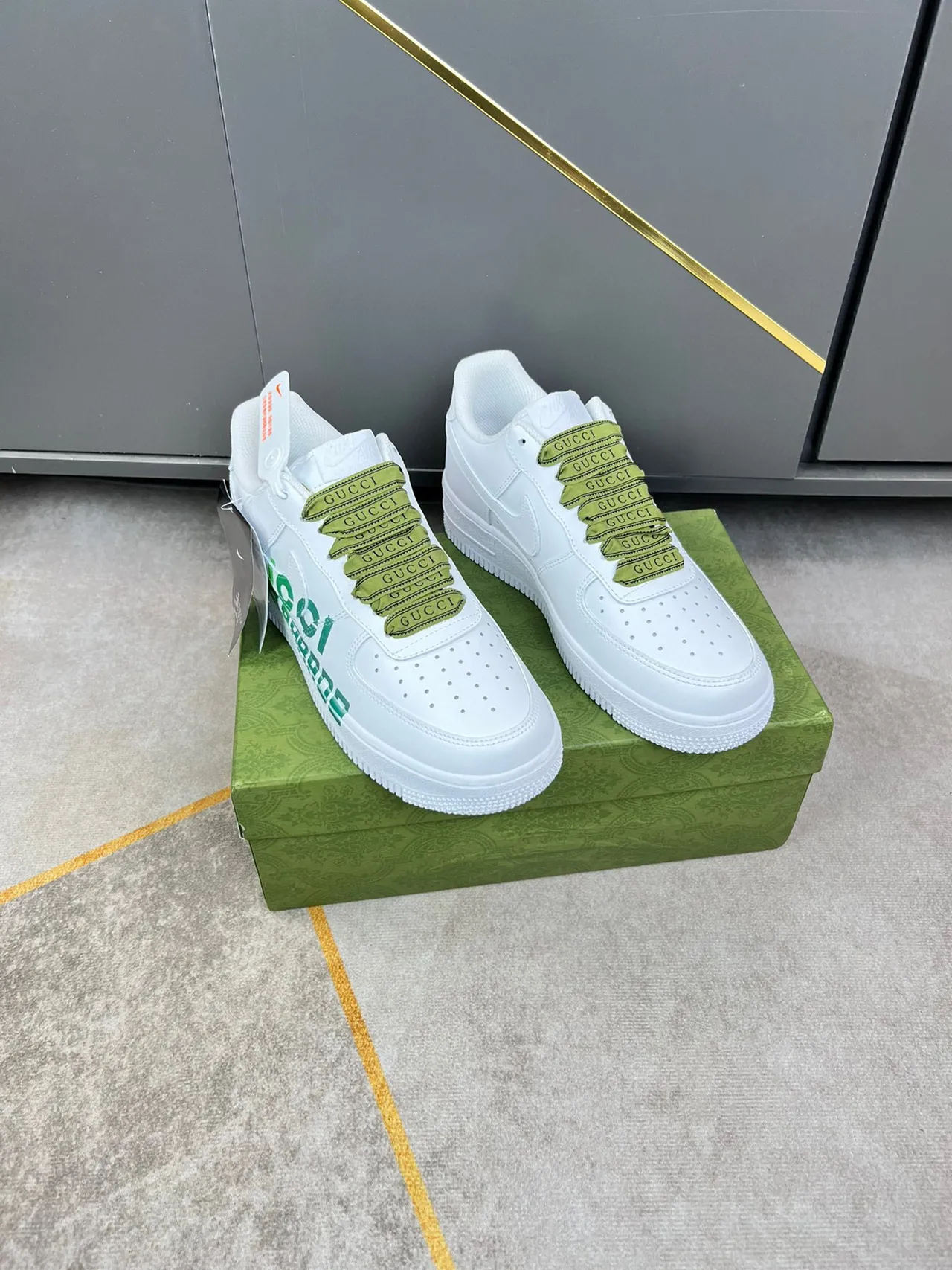 Gucci White Green Perforated Toe Flat Rubber Sole Lifestyle Sneakers 9
