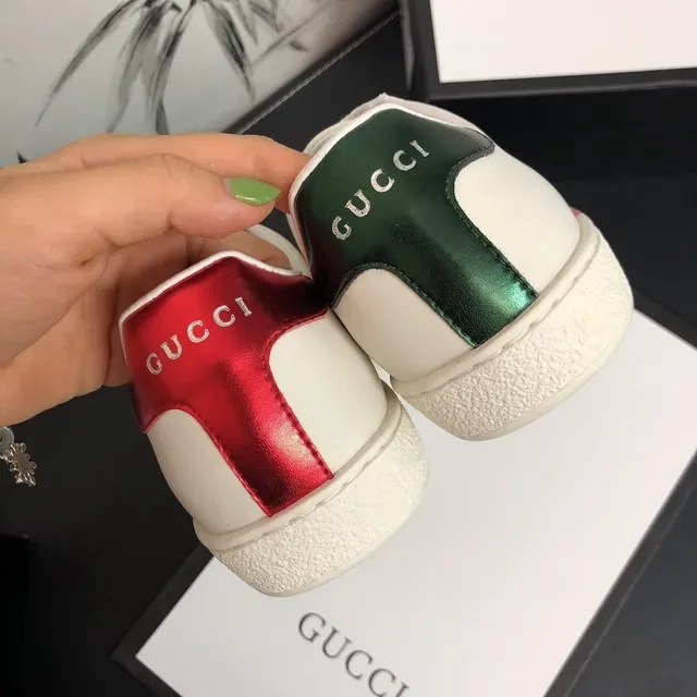 Gucci White Red Low-Top Leather Lifestyle Sneakers 4