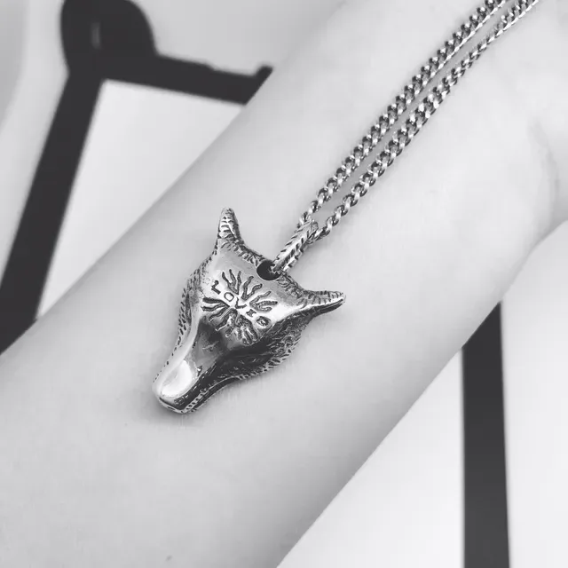 Gucci Wolf Head Pendant Silver Necklace 4