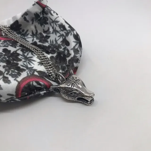 Gucci Wolf Head Pendant Silver Necklace 5