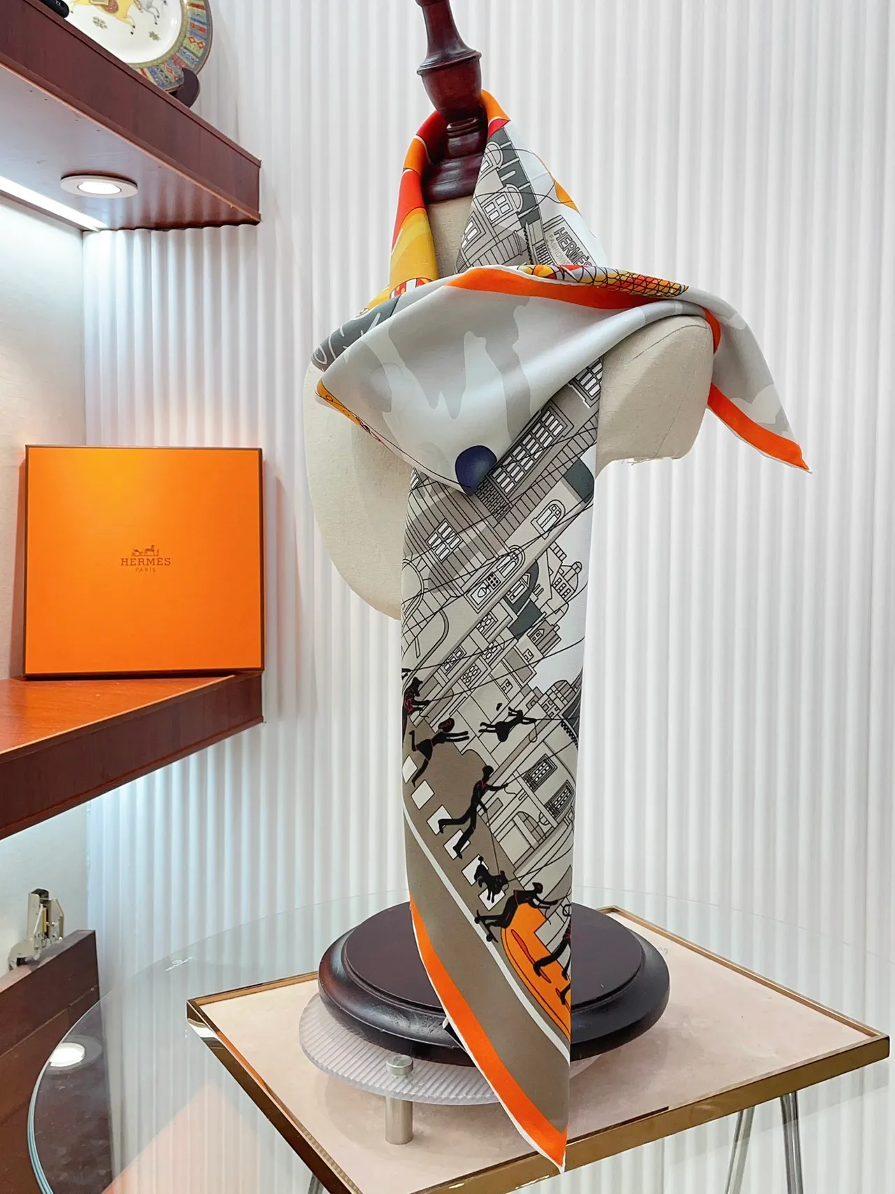 Hermès Impressão Arquitetônica da Cidade Borda Laranja Lenço de Seda 9