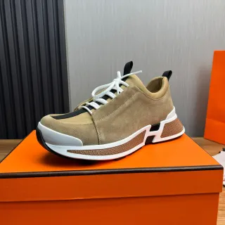 Hermès Beige Blanc Daim Supérieur Sculpté Semelle intermédiaire multicouches Sneakers style de vie