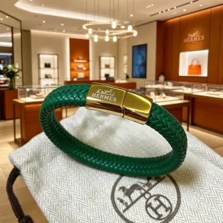 Bracelete Hermès Cuero Verde Trenzado Cierre Dorado