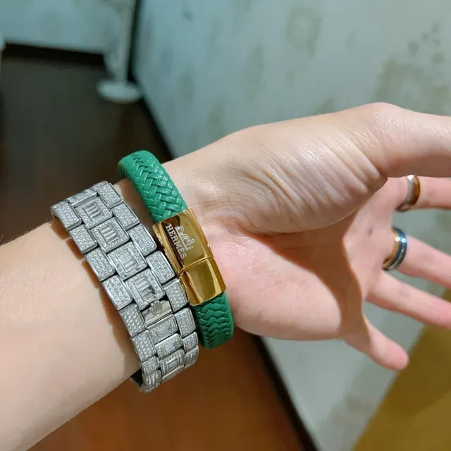 Bracelet Hermès Cuir Vert Tressé Fermoir Doré 4