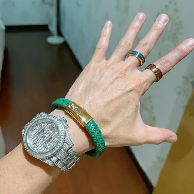 Bracelet Hermès Cuir Vert Tressé Fermoir Doré 5