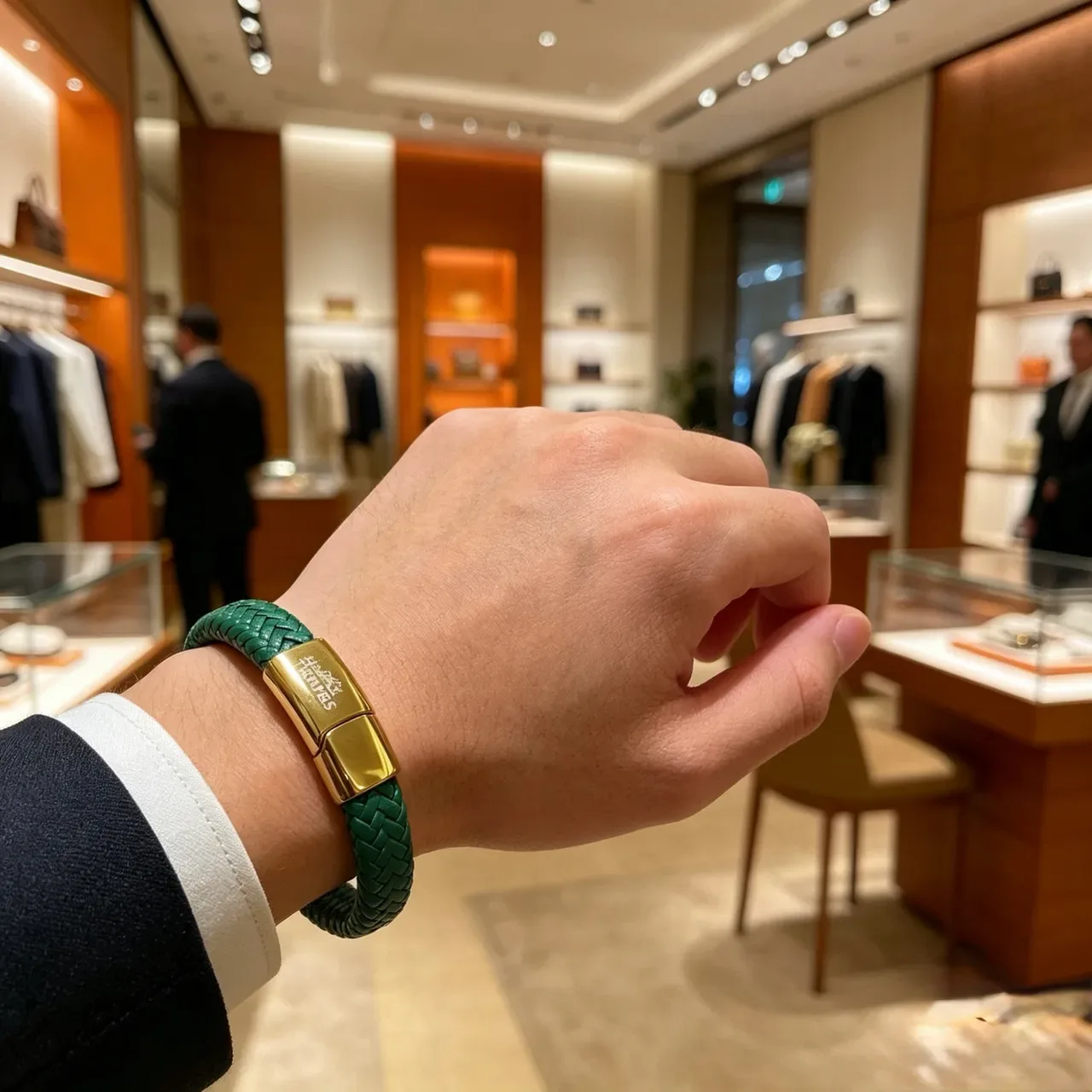 Bracelet Hermès Cuir Vert Tressé Fermoir Doré 8