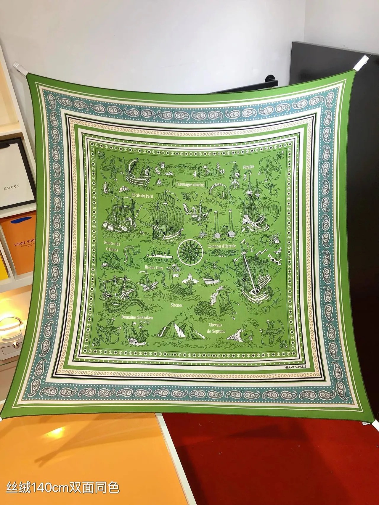 Hermès Foulard de soie vert bleu carré motif nautique imprimé 4