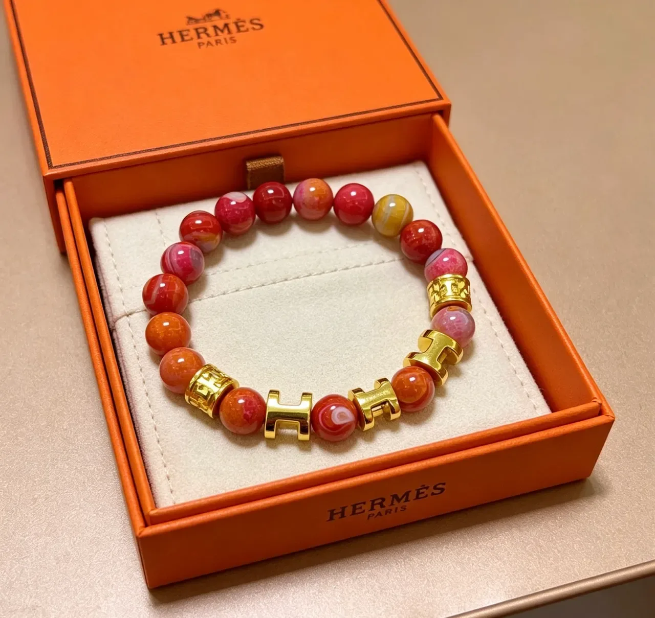 Hermès H de Hermès Multicolor Agate and Gold-Tone Beaded Bracelet 1