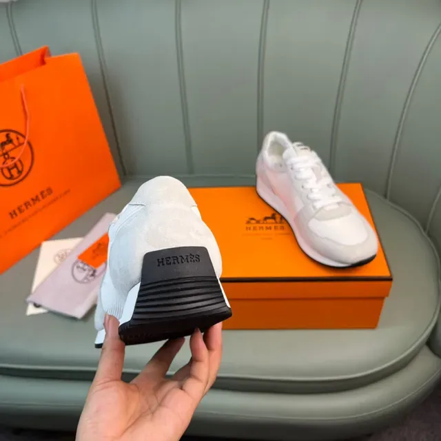 Hermès Lifestyle Sneaker Off-White and Gray Low-Top Sneakers 4