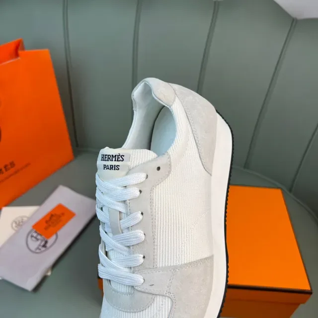 Hermès Lifestyle Sneaker Off-White and Gray Low-Top Sneakers 6