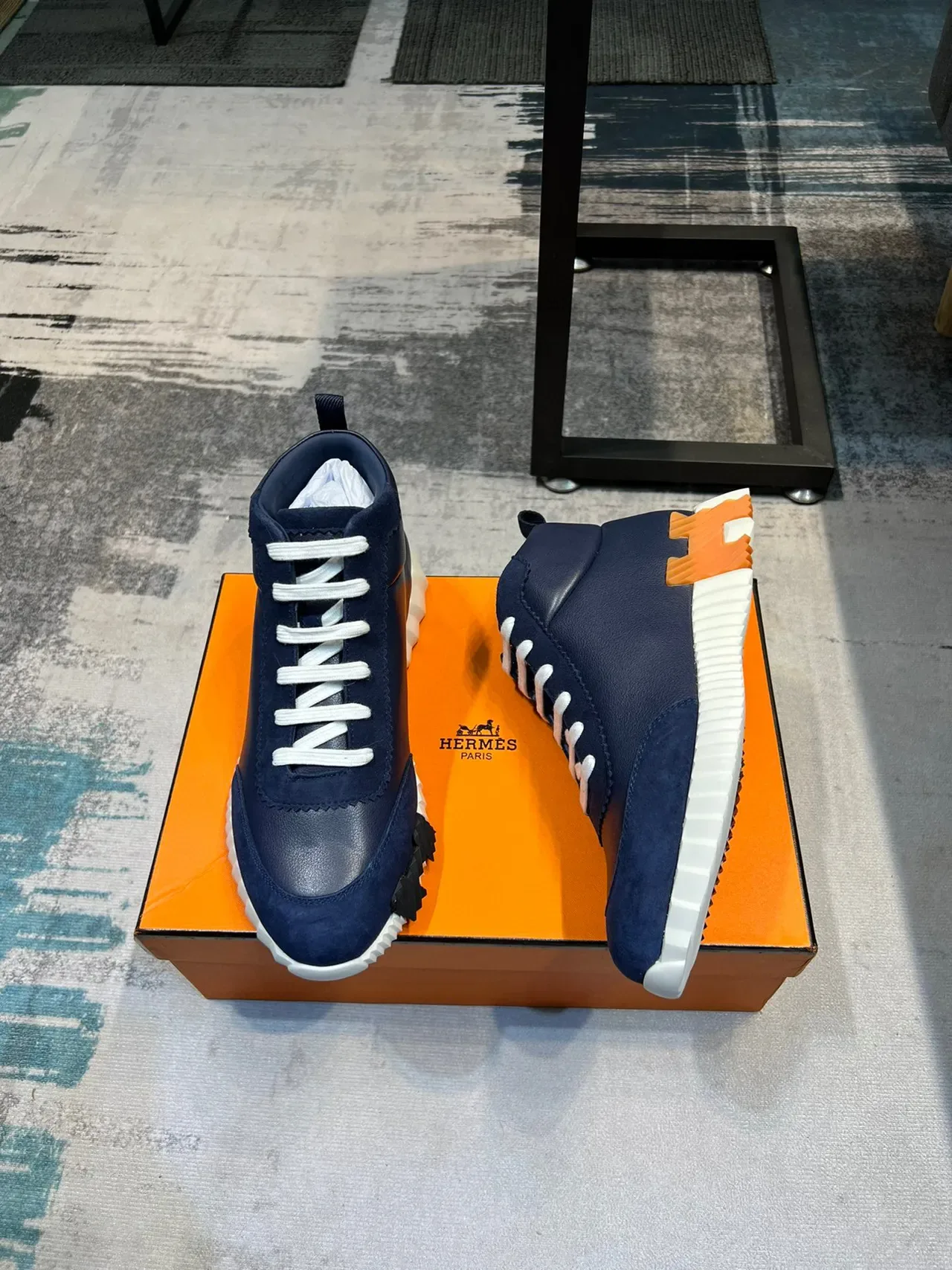 Hermès Navy Orange Tênis Lifestyle de Couro Superior Bico Alto 4