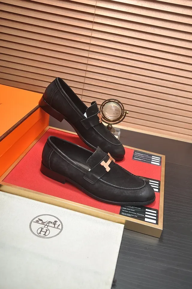 Hermès Oran Loafer Preto Dourado H-Buckle Camurça 4