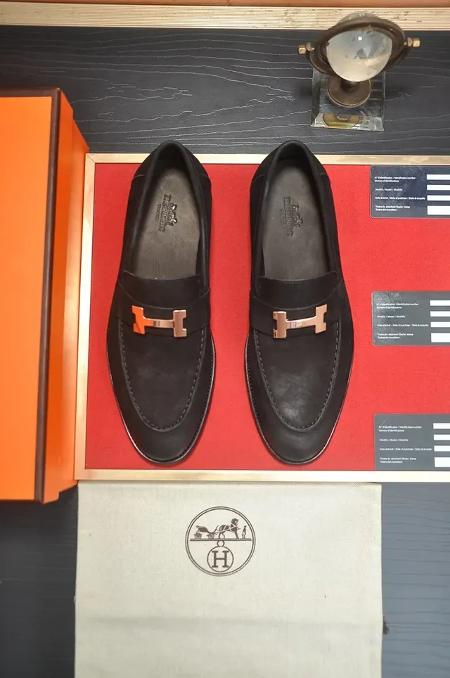 Hermès Oran Loafer Preto Dourado H-Buckle Camurça 5