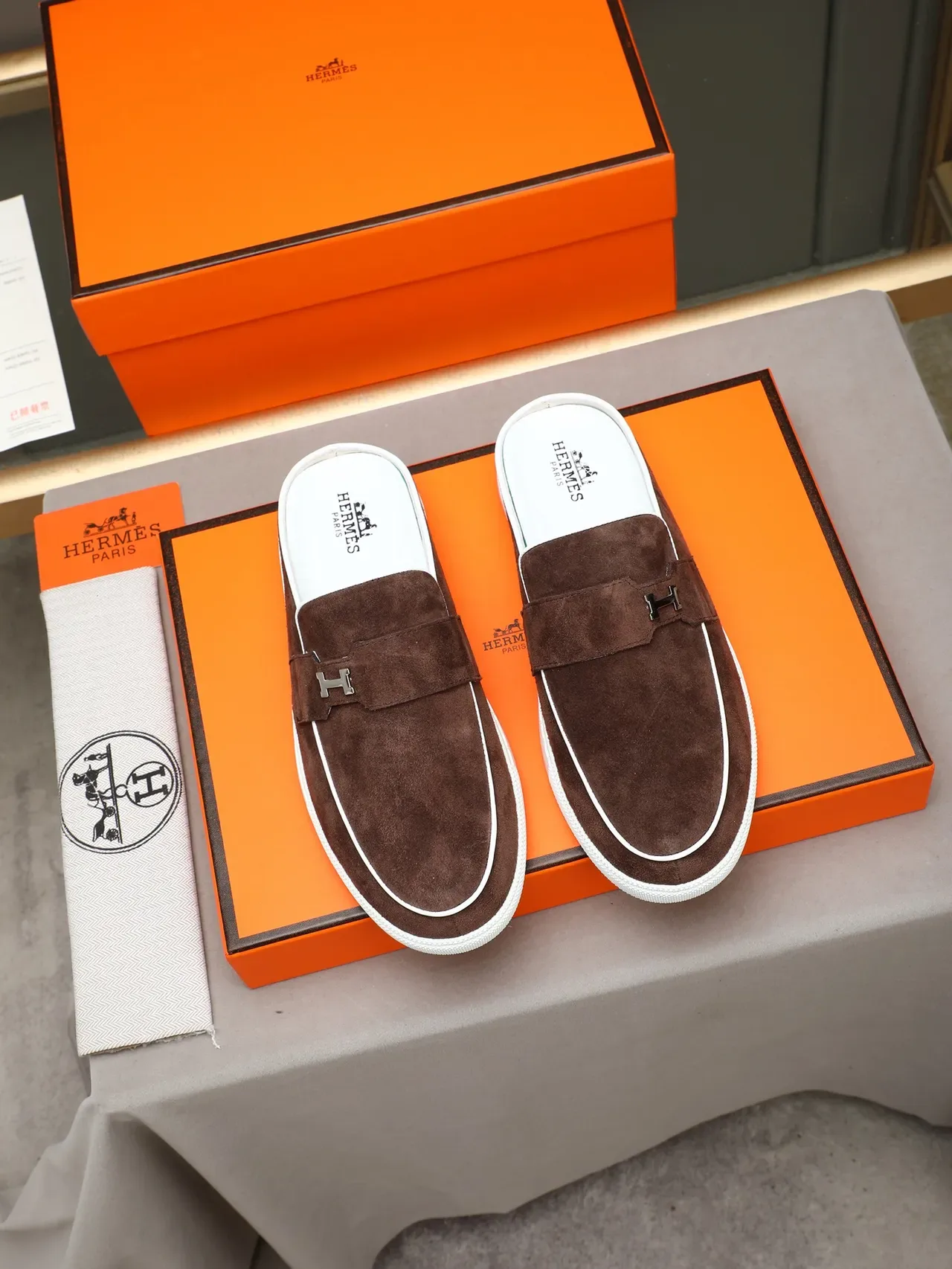 Hermès Oran Mocassim de camurça marrom branco sem calcanhar 3