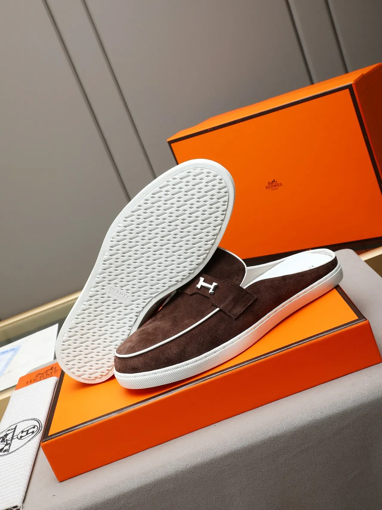 Hermès Oran Mocassim de camurça marrom branco sem calcanhar 4