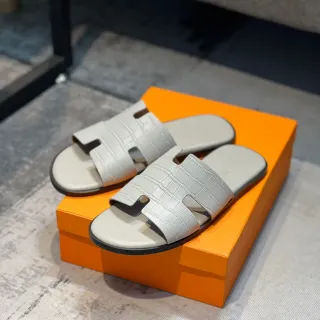 Hermès Oran Croc-Embossed Gray Slippers