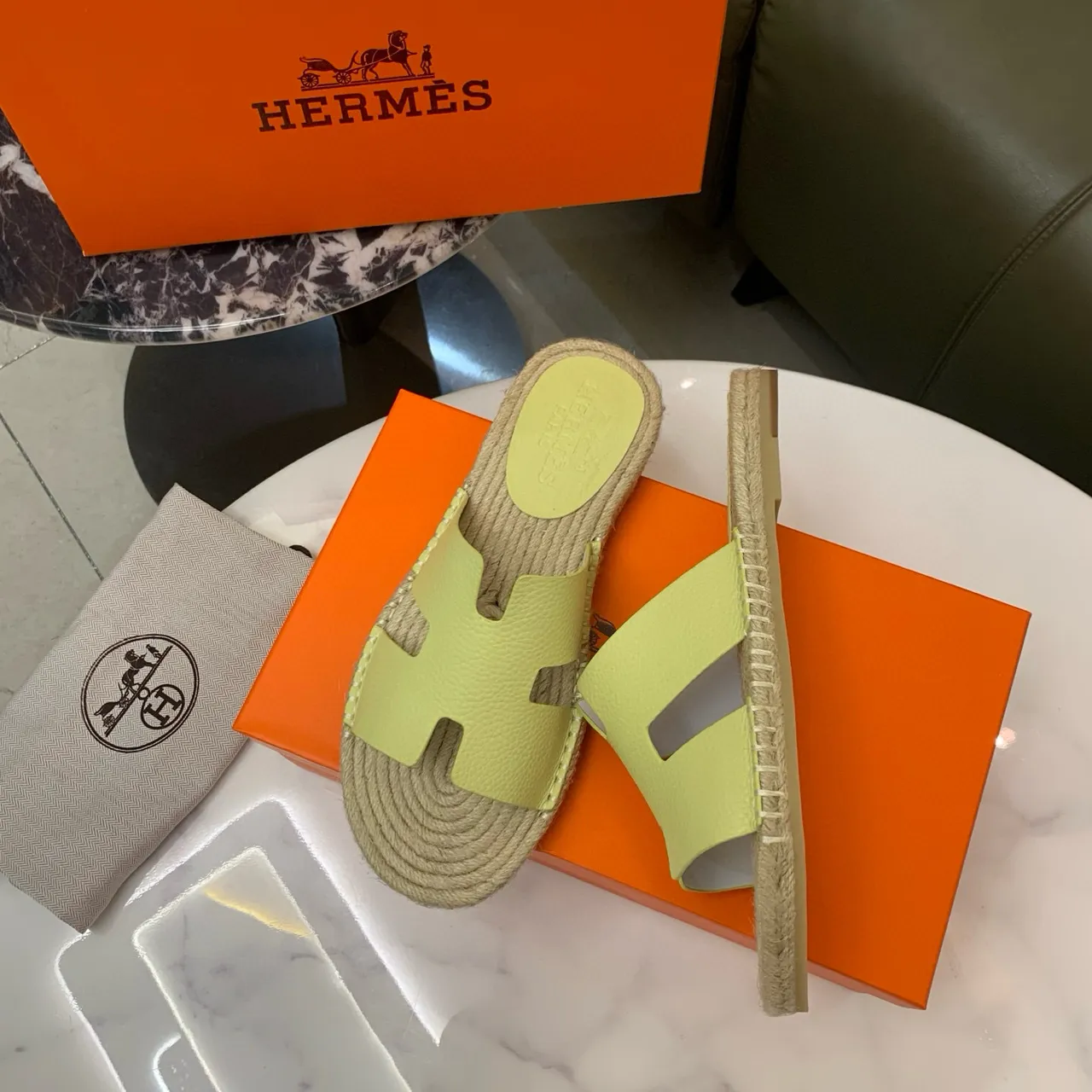 Hermès Oran vert lime H-Strap chaussons en jute tissé 2