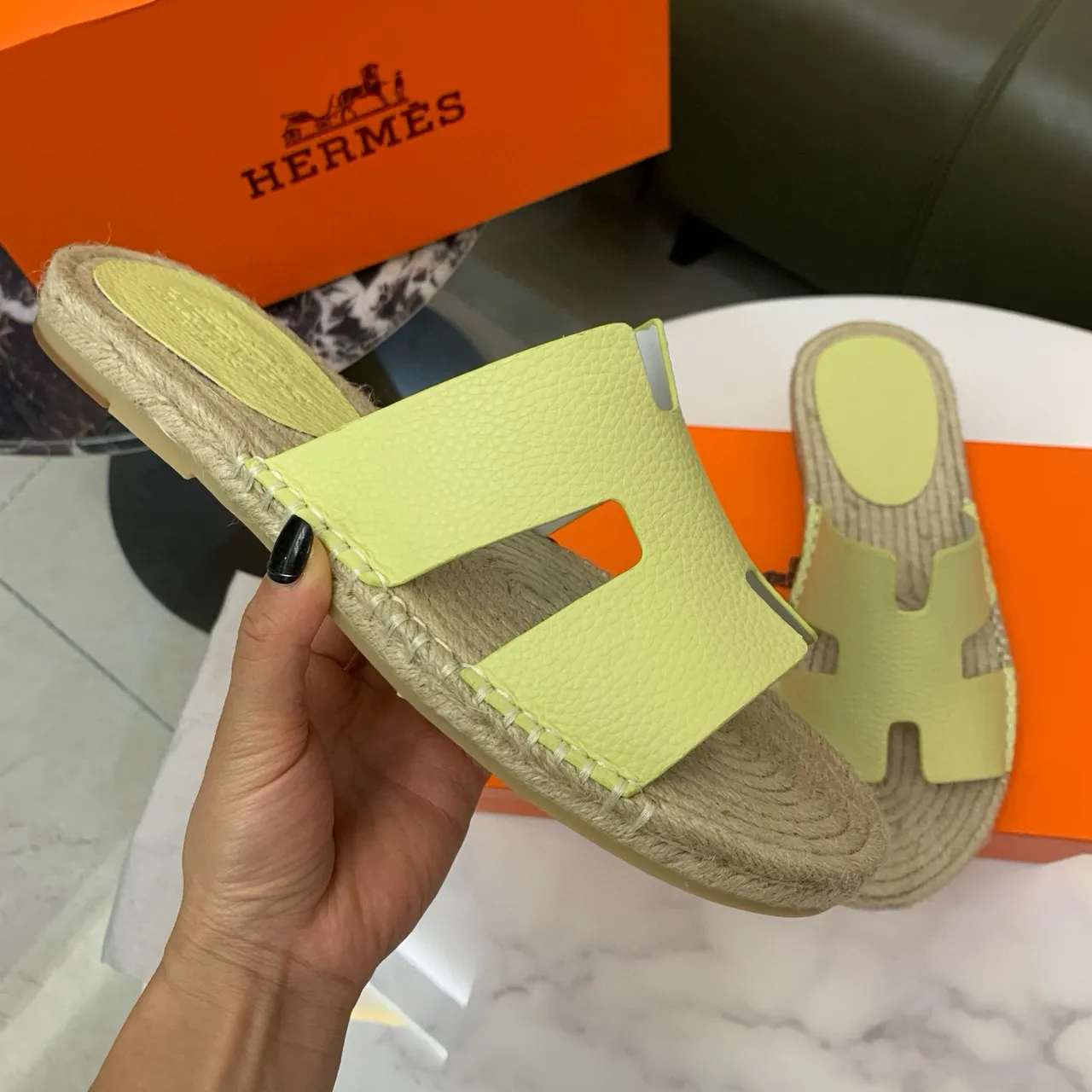 Hermès Oran vert lime H-Strap chaussons en jute tissé 6