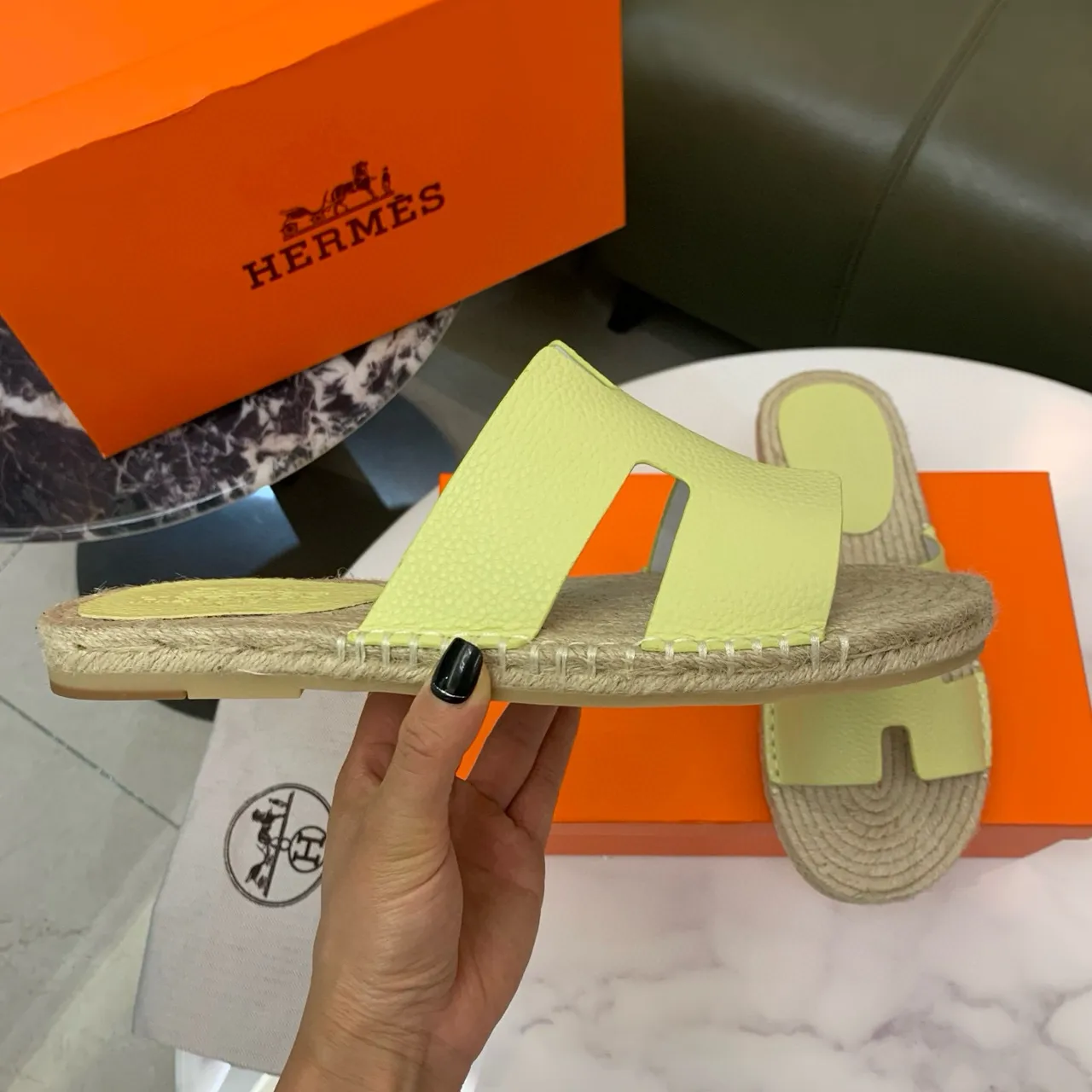 Hermès Oran vert lime H-Strap chaussons en jute tissé 8