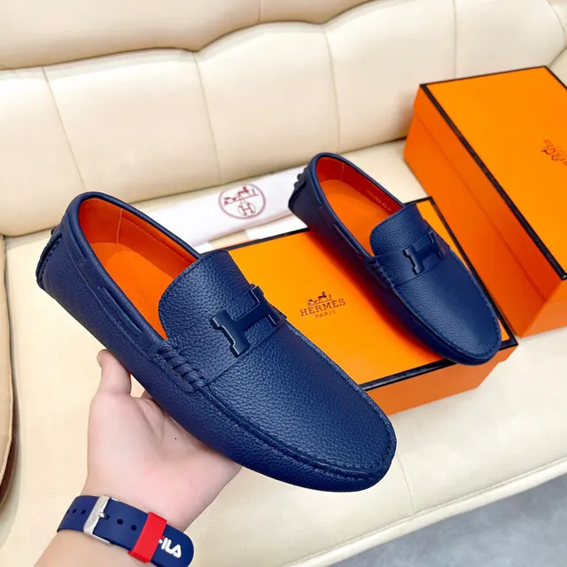 Hermès Oran Loafers de couro pebbled azul marinho com fivela H 6
