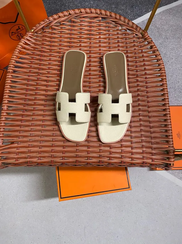 Hermès Oran Off-White H-Strap Flat Slippers 3