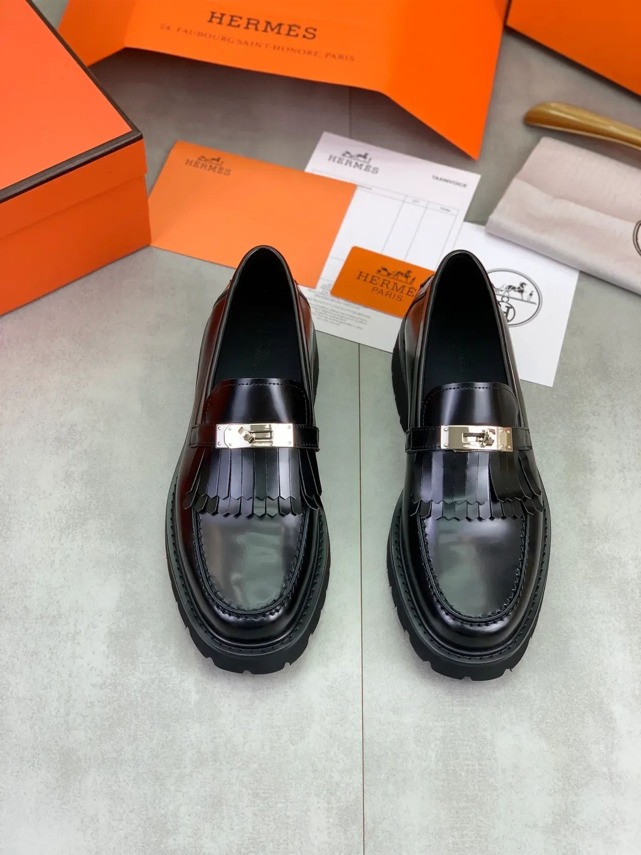 Hermès Oran Platform Loafer جلد أصلي أسود لامع مع حزام فرنجي 5