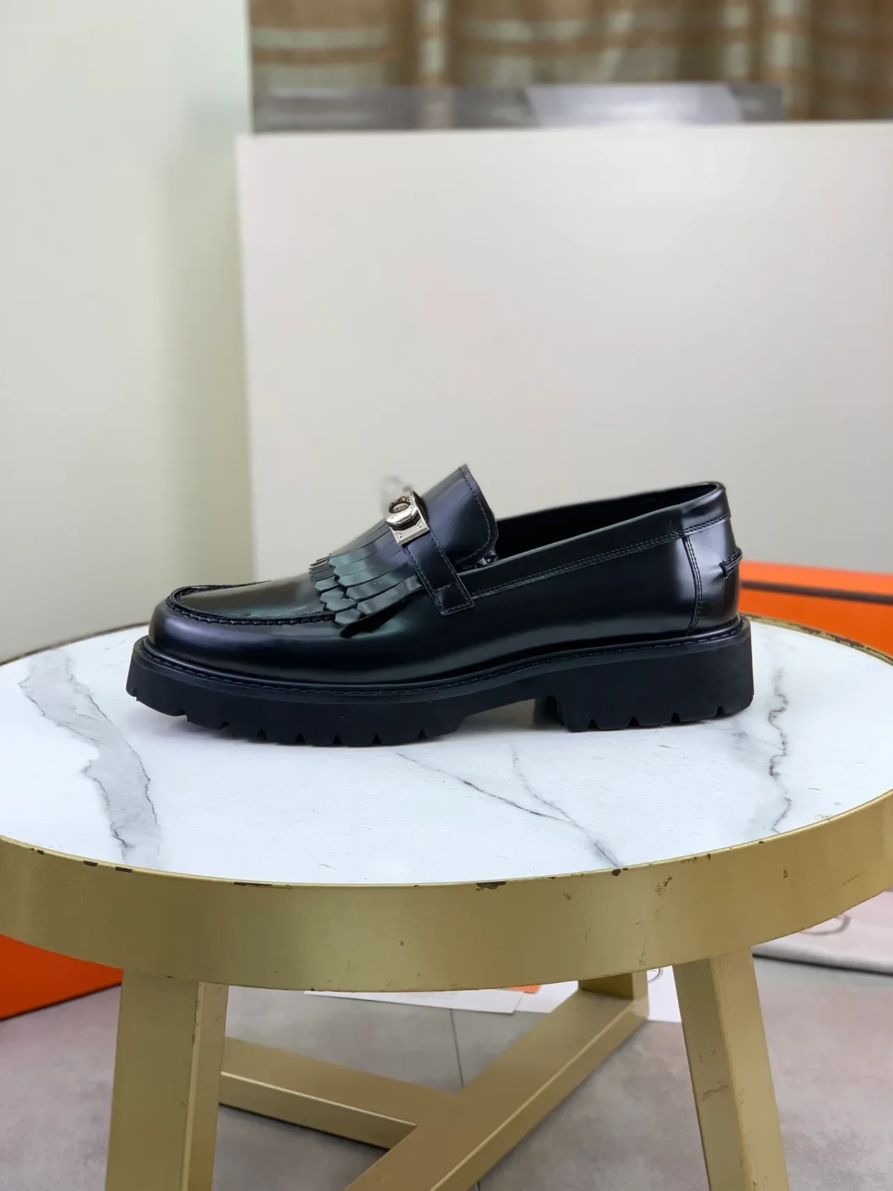 Hermès Oran Platform Loafer جلد أصلي أسود لامع مع حزام فرنجي 6